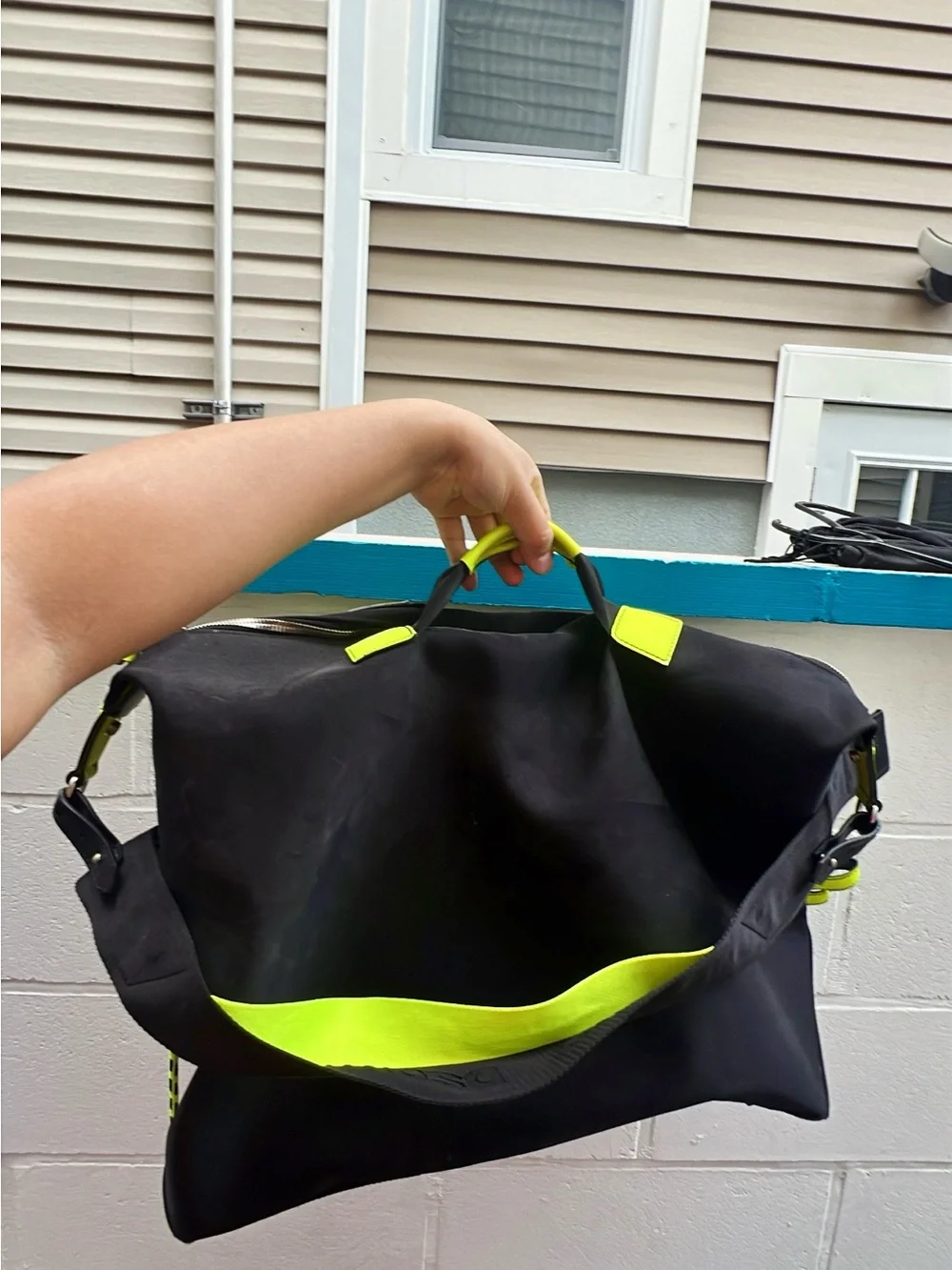 DSQUARED2 bag belongs